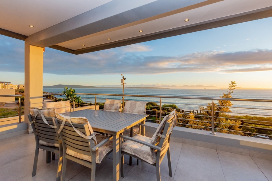 7 Bedroom Property for Sale in Calypso Beach Western Cape